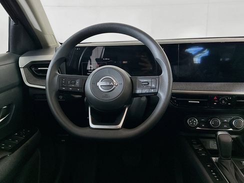 Used 2025 Nissan Kicks SV image 18