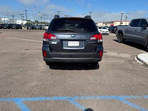 Used 2013 Subaru Outback 2.5i Premium AWD/4WD image 6