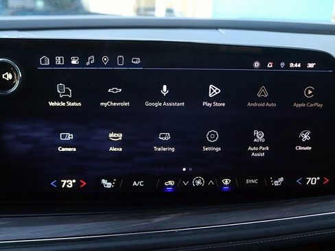 Used 2025 Chevrolet Suburban Z71 image 31