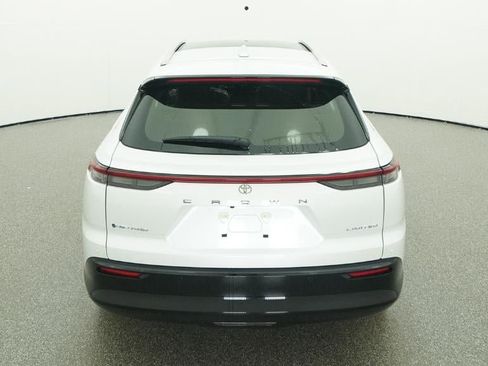 New 2026 Toyota Crown Signia Limited image 7