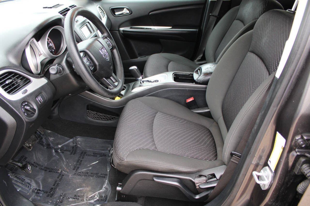 Used 2019 Dodge Journey SE FWD image 13