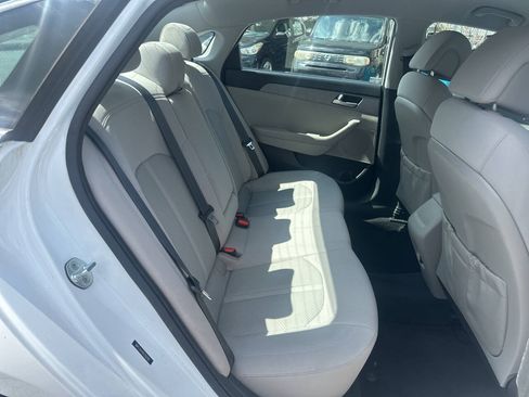 Used 2016 Hyundai Sonata SE FWD image 12