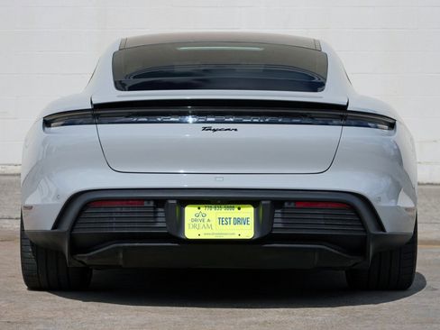 Used 2022 Porsche Taycan RWD image 11