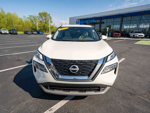 Used 2023 Nissan Rogue SV AWD/4WD image 2