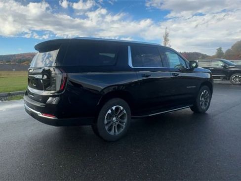 New 2026 Chevrolet Suburban LT w/ Comfort Package image 8