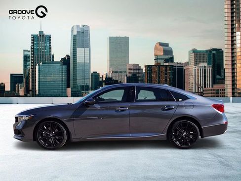 Used 2022 Honda Accord Touring image 2
