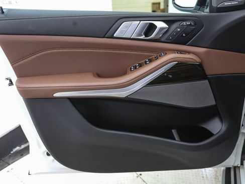 Certified 2026 BMW X7 xDrive40i AWD/4WD image 9