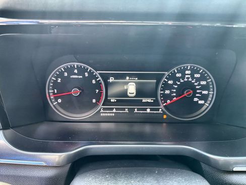 Used 2023 Kia Sorento LX image 21