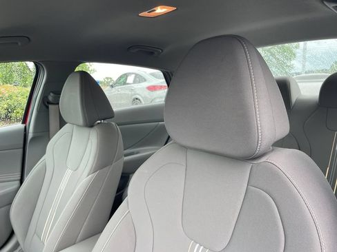 Used 2025 Hyundai Elantra Sport FWD image 23