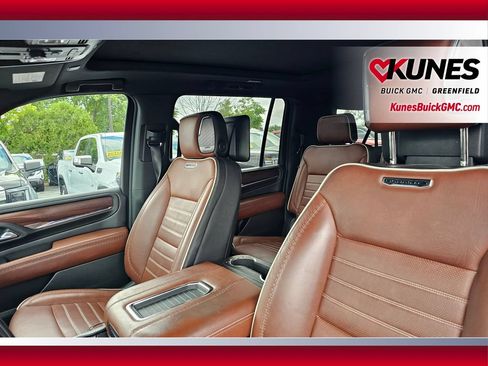 Used 2023 GMC Yukon XL Denali Ultimate w/ LPO, Floor Liner Package AWD/4WD image 15