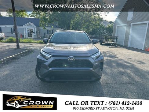 Used 2023 Toyota RAV4 XLE AWD/4WD image 2