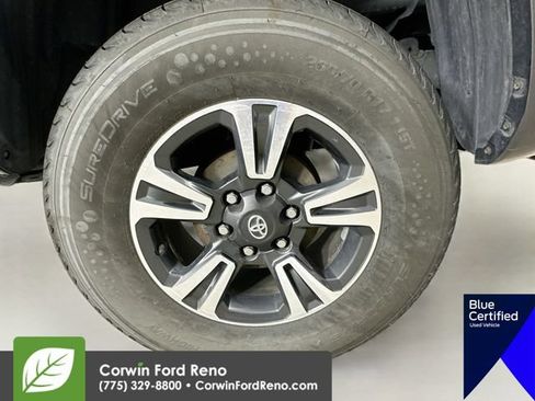 Used 2017 Toyota Tacoma TRD Sport AWD/4WD image 36