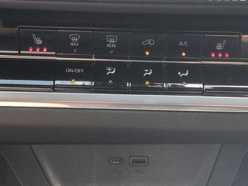 Used 2025 Chevrolet Equinox LT FWD image 22