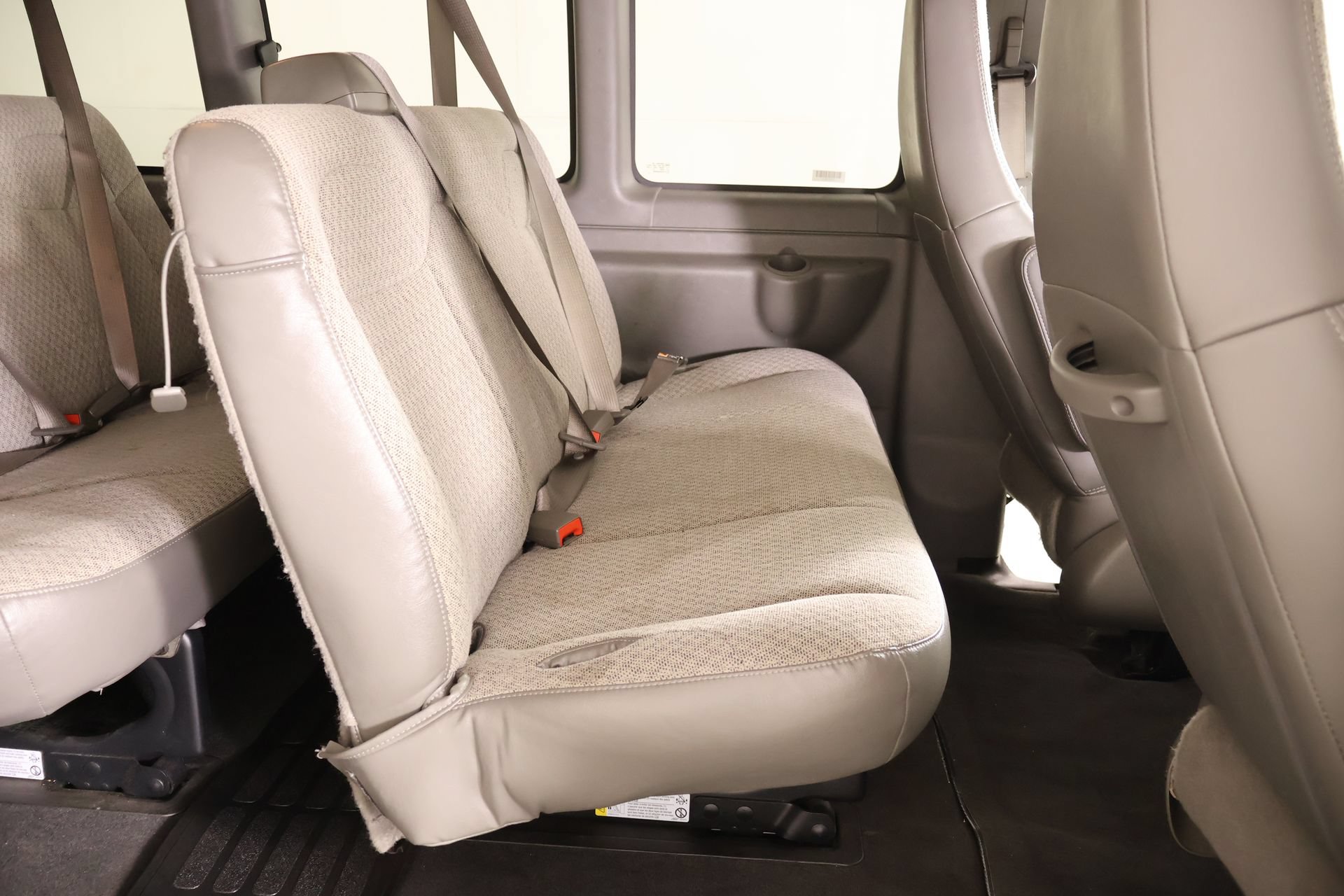 Used 2025 Chevrolet Express 3500 LT w/ LT Preferred Equipment Group RWD image 11