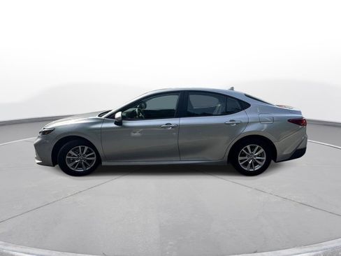 Used 2025 Toyota Camry LE FWD image 9