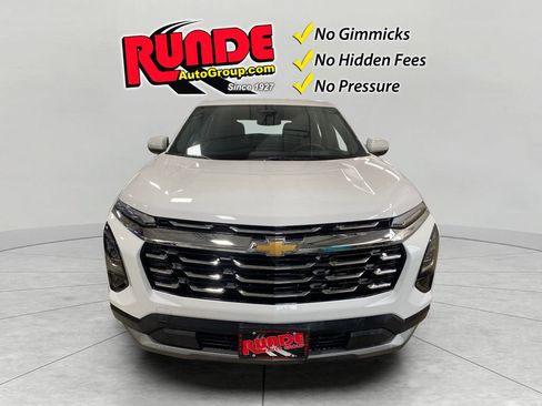 New 2026 Chevrolet Equinox LT image 2