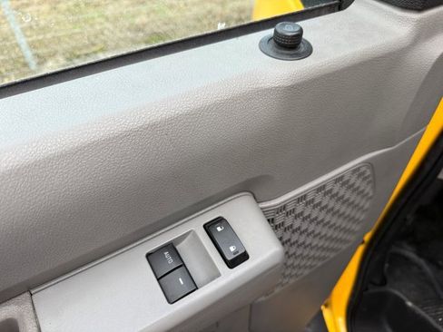 Used 2022 Ford E-350 and Econoline 350 Super Duty image 16