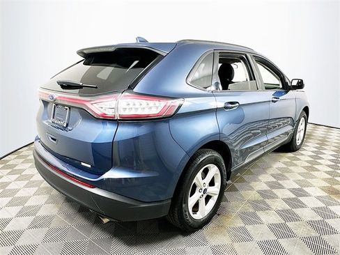 Used 2018 Ford Edge SE image 3