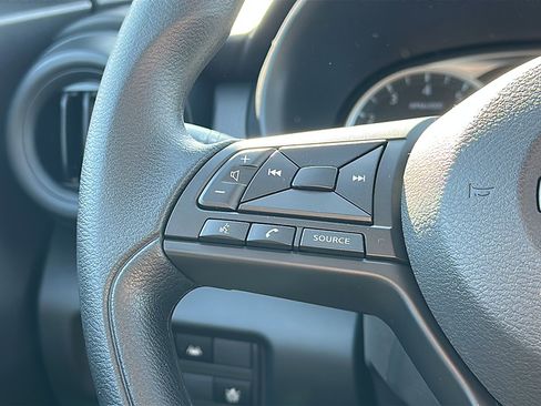 New 2025 Nissan Kicks Play S image 19