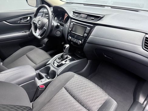 Used 2020 Nissan Rogue SV image 12