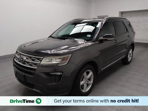 Used 2018 Ford Explorer XLT w/ Equipment Group 202A FWD image 1