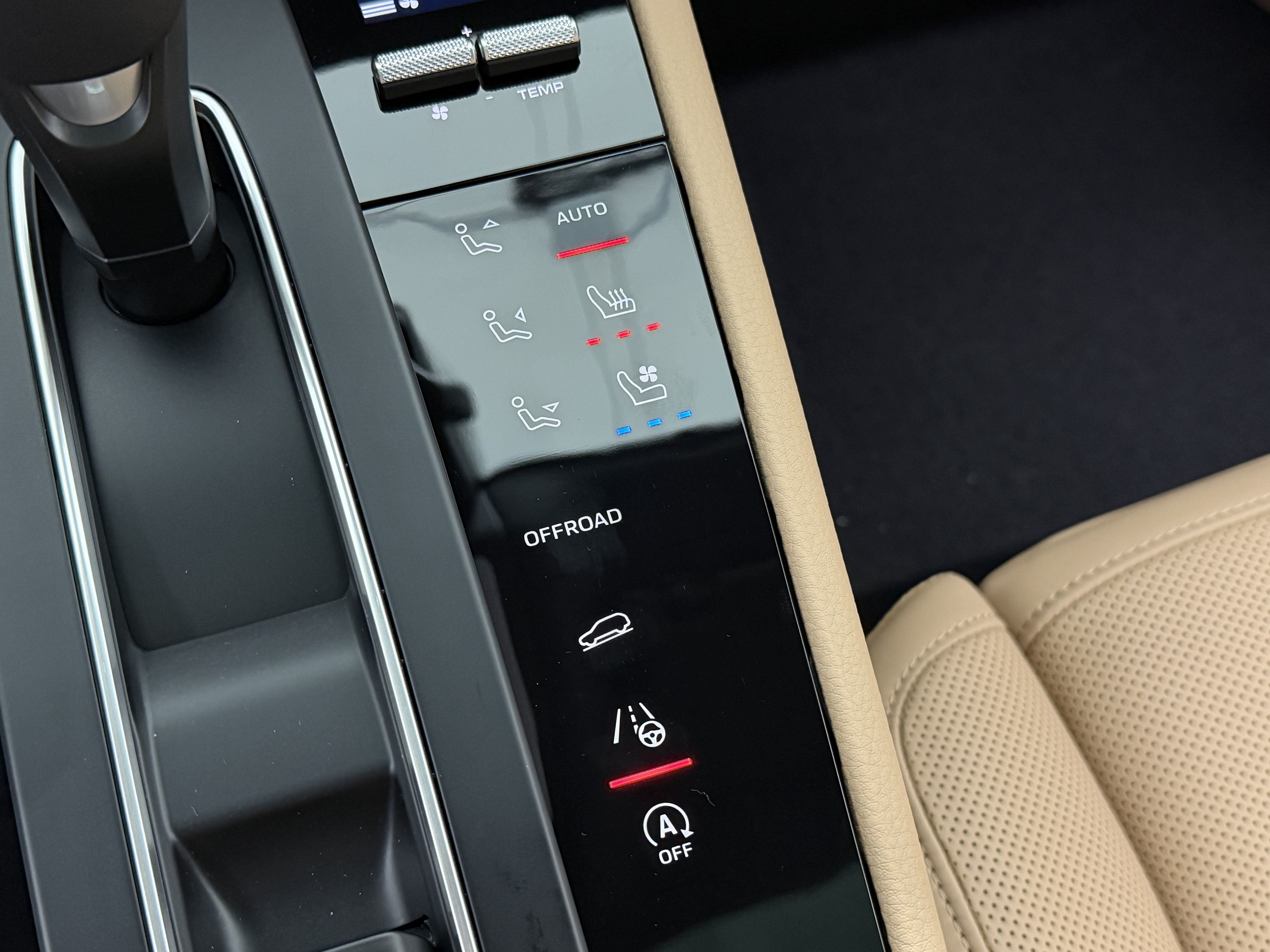 Certified 2026 Porsche Macan AWD/4WD image 37