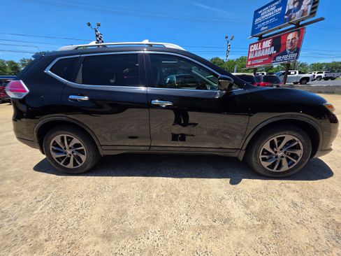 Used 2016 Nissan Rogue SL w/ SL Premium Package FWD image 4