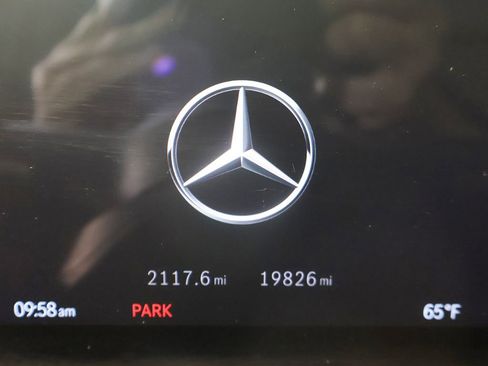 Used 2024 Mercedes-Benz GLB 250 4MATIC w/ Driver Assistance Package image 37