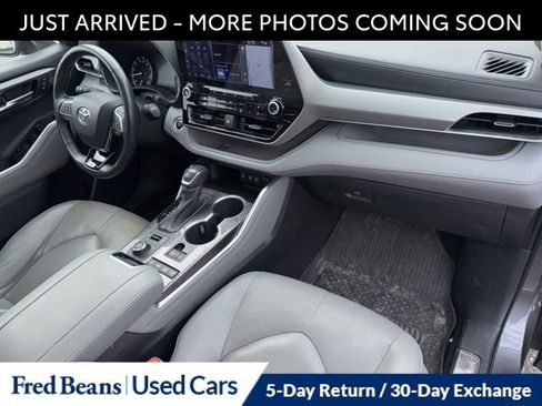Used 2021 Toyota Highlander Platinum AWD/4WD image 9