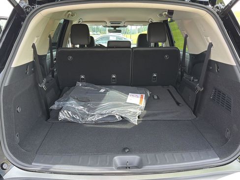 New 2026 Nissan Pathfinder SL FWD image 32