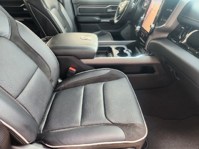 Used 2025 RAM 1500 Laramie w/ Night Edition AWD/4WD image 13
