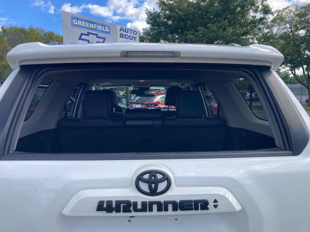 Used 2023 Toyota 4Runner SR5 Premium w/ Moonroof Package AWD/4WD image 32