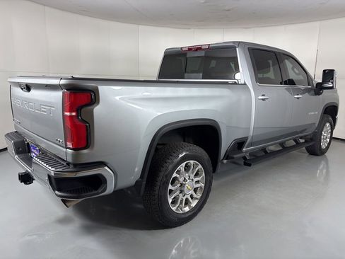 Used 2025 Chevrolet Silverado 2500 LTZ w/ LTZ Premium Package image 10