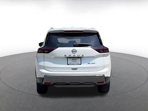 Used 2026 Nissan Rogue SL AWD/4WD image 12