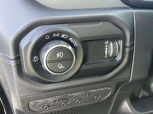 Used 2024 Jeep Gladiator Mojave w/ Convenience Group AWD/4WD image 19