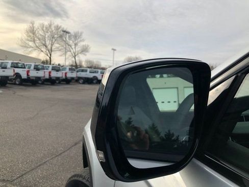 Used 2024 Jeep Grand Cherokee L Laredo image 20