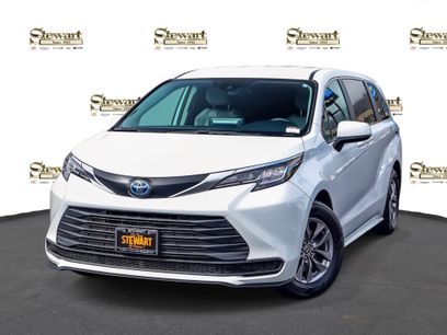 Used 2021 Toyota Sienna LE