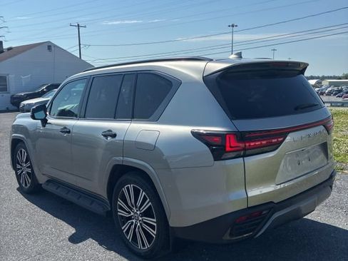 Used 2023 Lexus LX 600 4WD w/ Appearance Package image 13