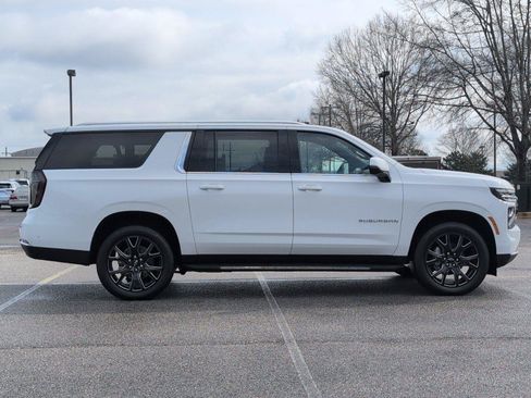 New 2026 Chevrolet Suburban LT w/ Comfort Package AWD/4WD image 2