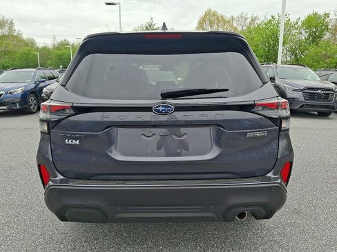 Certified 2025 Subaru Forester Touring AWD/4WD image 5