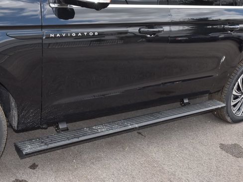 New 2026 Lincoln Navigator L Black Label AWD/4WD image 39