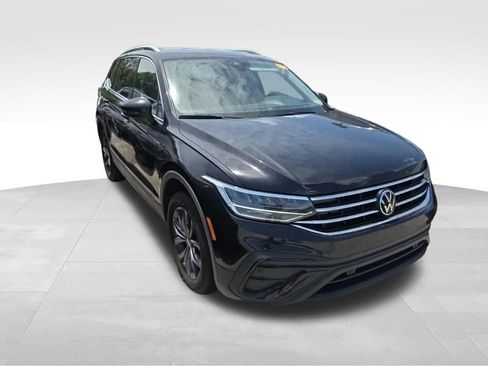 Certified 2023 Volkswagen Tiguan SE FWD image 4