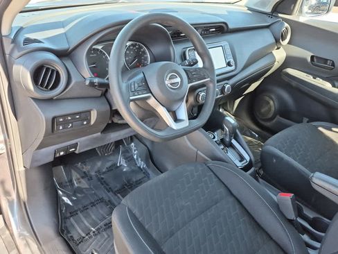Used 2022 Nissan Kicks S FWD image 11