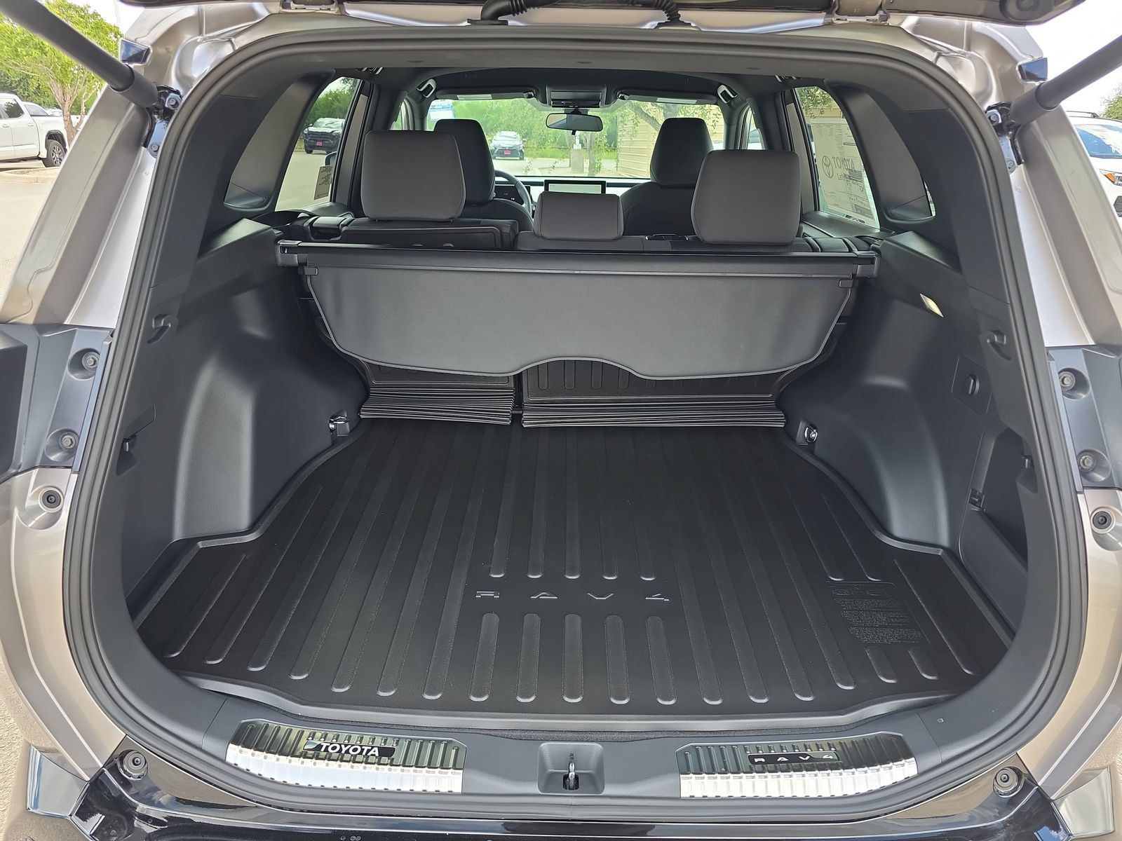 New 2026 Toyota RAV4 SE w/ Convenience Package FWD image 29