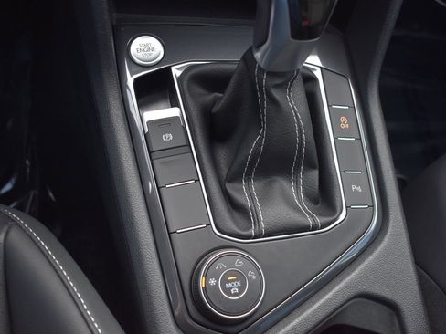 Used 2024 Volkswagen Tiguan SE R-Line w/ MDO Package, Two-Row image 9