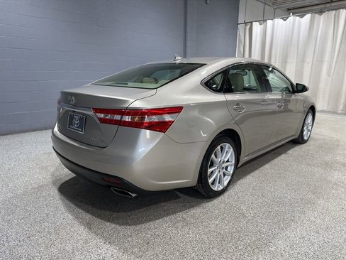 Used 2014 Toyota Avalon Limited image 3