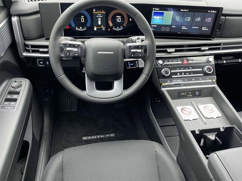 Used 2025 Hyundai Santa Fe SE image 14
