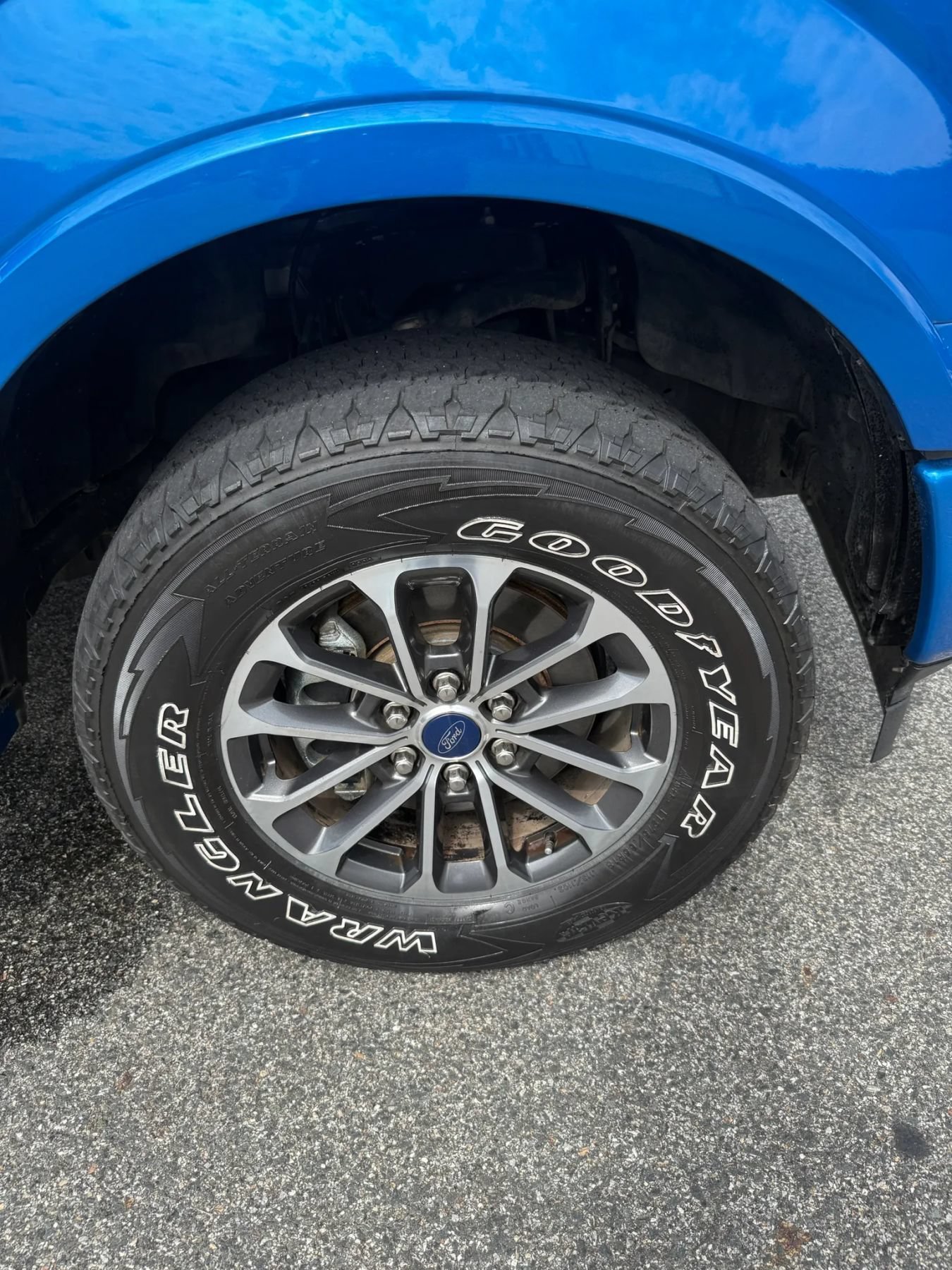 Used 2019 Ford F150 XLT w/ Equipment Group 302A Luxury AWD/4WD image 13