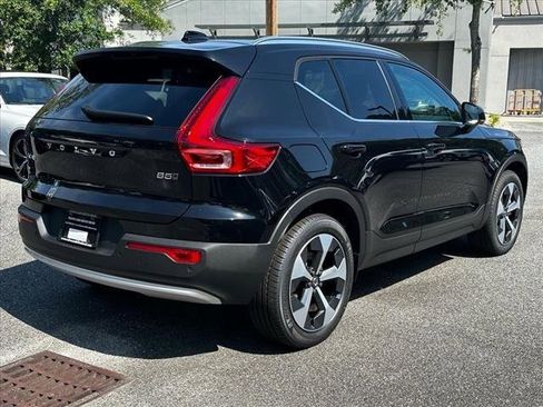 New 2025 Volvo XC40 B5 Core w/ Protection Package Premier image 4