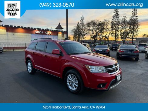 Used 2014 Dodge Journey SXT w/ Flexible Seating Group image 3